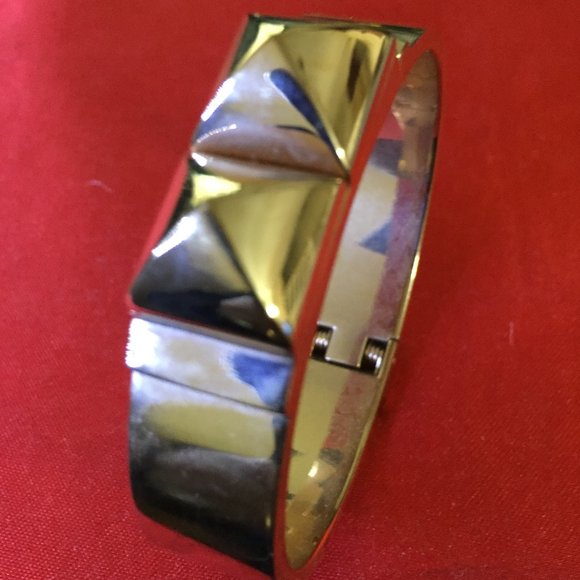 Michael Kors Rose Gold-Tone Hinged Bangle Bracelet - Picture 1 of 3